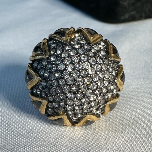 Sparkly Stella & Dot rhinestone sunflower ring - Picture 3 of 7